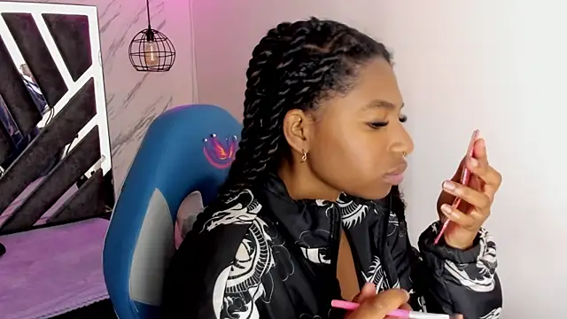 Snapshot of Queen_perla_ chatting on October 26, 12:33 pm Queen perla online show from October 26, 12:33 pm