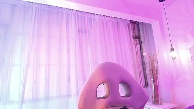 Snapshot of Queen_perla_ chatting on June 10, 12:15 pm Queen perla online show from June 10, 12:15 pm