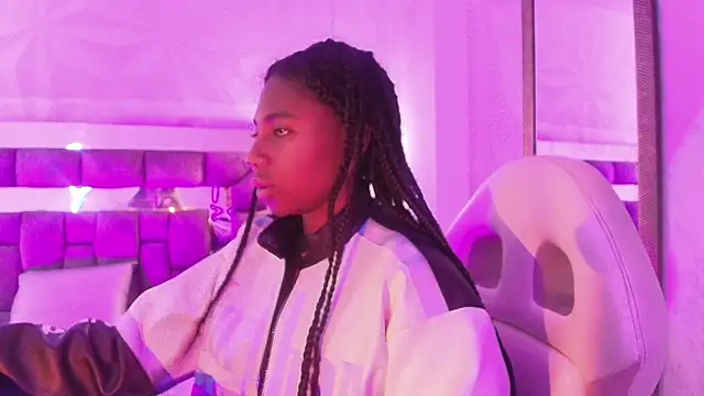 Snapshot of Queen_perla_ chatting on June 13, 12:14 pm Queen perla online show from June 13, 12:14 pm