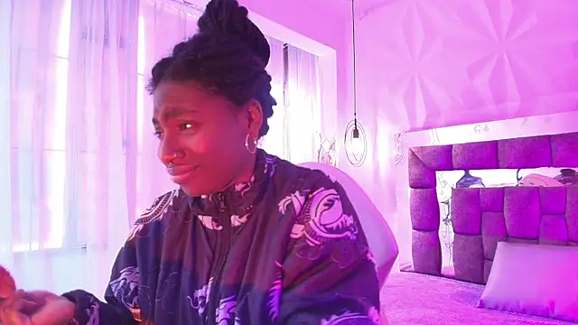 Snapshot of Queen_perla_ chatting on July 6, 8:00 pm Queen perla online show from July 6, 8:00 pm