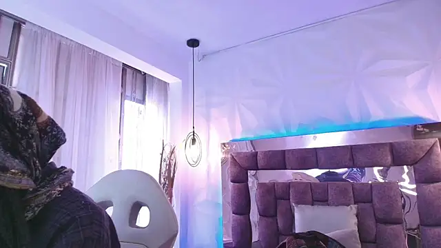 Snapshot of Queen_perla_ chatting on July 9, 12:20 pm Queen perla online show from July 9, 12:20 pm