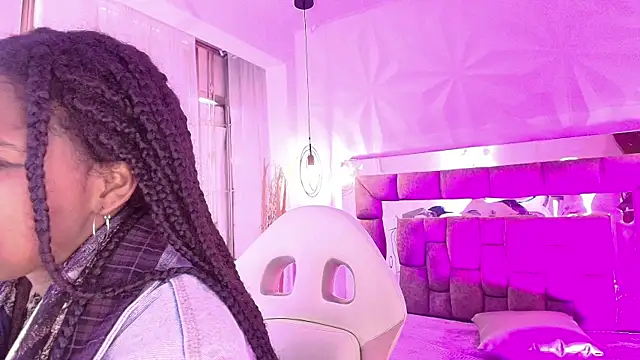 Snapshot of Queen_perla_ chatting on July 12, 12:40 pm Queen perla online show from July 12, 12:40 pm