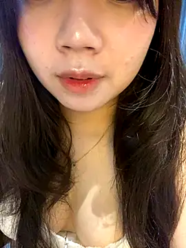 Snapshot of Hotellinh12 chatting on October 5, 4:27 pm Hotellinh12 online show from October 5, 4:27 pm