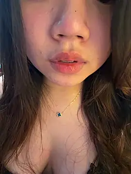 Hotellinh12 online show from July 21, 3:25 pm