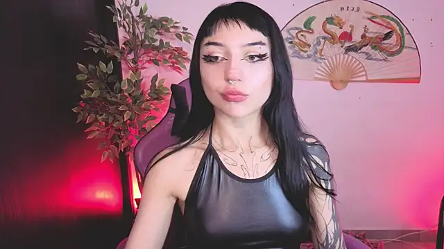 Snapshot of catipetite chatting on June 24, 8:24 am catipetite online show from June 24, 8:24 am