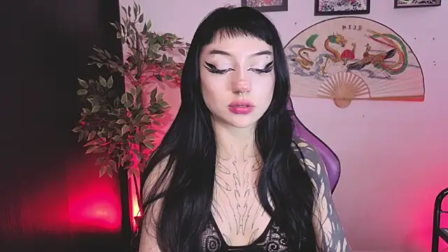 Snapshot of catipetite chatting on June 24, 8:30 pm catipetite online show from June 24, 8:30 pm
