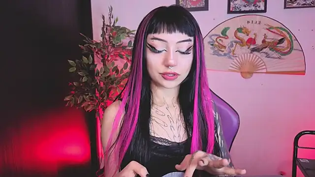 Snapshot of catipetite chatting on July 6, 2:41 am catipetite online show from July 6, 2:41 am