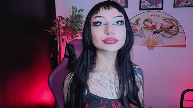 Snapshot of catipetite chatting on July 18, 7:12 am catipetite online show from July 18, 7:12 am
