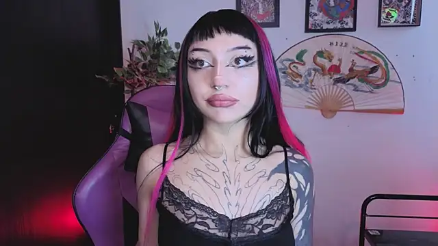 Snapshot of catipetite chatting on July 24, 2:26 pm catipetite online show from July 24, 2:26 pm
