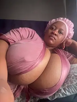 Chubbykarisma27 online show from March 5, 2:13 pm