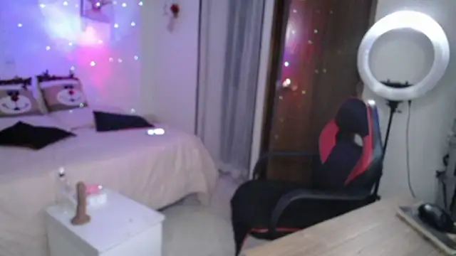 vanessalat online show from December 1, 11:10 pm