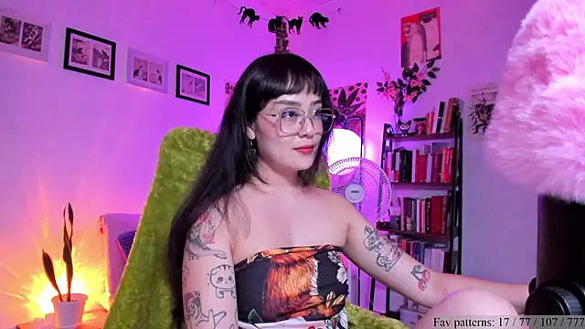 Conlosmichis online show from March 14, 11:10 pm