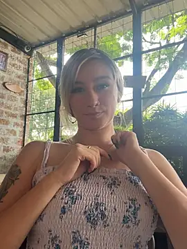 Snapshot of MaryDeniro chatting on May 14, 3:30 pm MaryDeniro online show from May 14, 3:30 pm