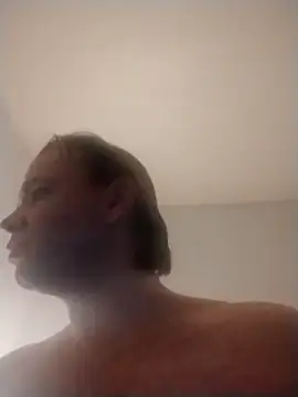 JamesIII1984 online show from April 8, 3:17 am