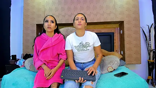 SofiAndNicol online show from November 7, 10:59 am