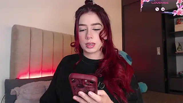 Snapshot of Your_rosalie chatting on January 8, 4:26 am Your rosalie online show from January 8, 4:26 am