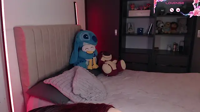 Snapshot of Your_rosalie chatting on March 5, 5:03 am Your rosalie online show from March 5, 5:03 am