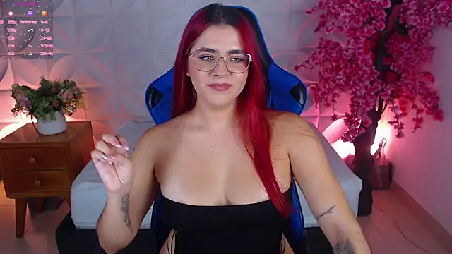 lizowenn  online show from February 10, 7:51 pm