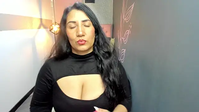 Snapshot of GiaFox_ chatting on February 25, 12:45 pm GiaFox online show from February 25, 12:45 pm