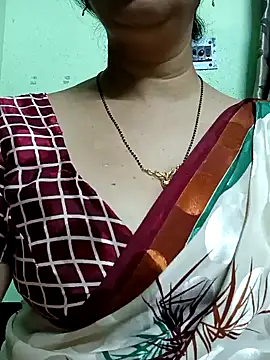 Snapshot of Rosy-B chatting on December 20, 10:00 pm Rosy-B online show from December 20, 10:00 pm