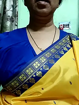 Snapshot of Rosy-B chatting on December 22, 10:49 am Rosy-B online show from December 22, 10:49 am