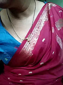 Snapshot of Rosy-B chatting on December 26, 9:44 am Rosy-B online show from December 26, 9:44 am