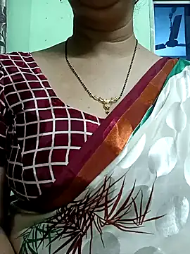 Snapshot of Rosy-B chatting on December 30, 12:54 am Rosy-B online show from December 30, 12:54 am