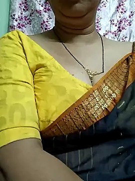 Snapshot of Rosy-B chatting on January 2, 9:50 pm Rosy-B online show from January 2, 9:50 pm