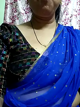 Snapshot of Rosy-B chatting on January 4, 5:37 pm Rosy-B online show from January 4, 5:37 pm