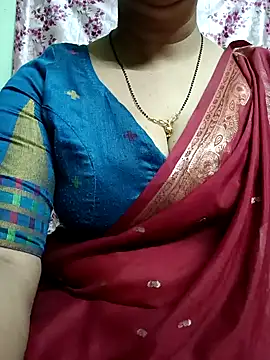 Snapshot of Rosy-B chatting on January 6, 12:37 am Rosy-B online show from January 6, 12:37 am