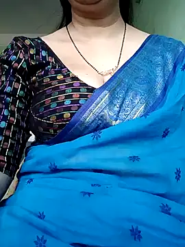 Snapshot of Rosy-B chatting on January 6, 9:52 am Rosy-B online show from January 6, 9:52 am