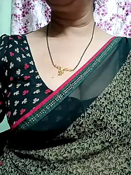 Snapshot of Rosy-B chatting on January 8, 5:59 pm Rosy-B online show from January 8, 5:59 pm