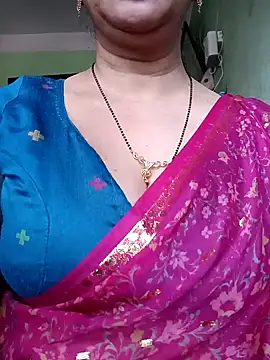 Snapshot of Rosy-B chatting on January 11, 9:57 am Rosy-B online show from January 11, 9:57 am