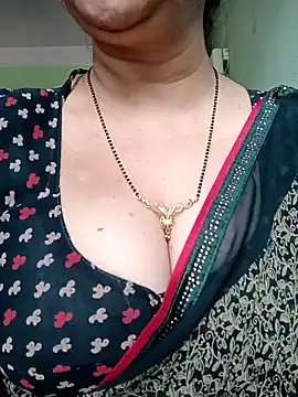 Snapshot of Rosy-B chatting on January 15, 9:45 am Rosy-B online show from January 15, 9:45 am