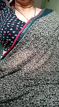 Snapshot of Rosy-B chatting on January 17, 10:00 am Rosy-B online show from January 17, 10:00 am