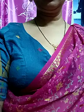 Snapshot of Rosy-B chatting on January 19, 6:43 pm Rosy-B online show from January 19, 6:43 pm