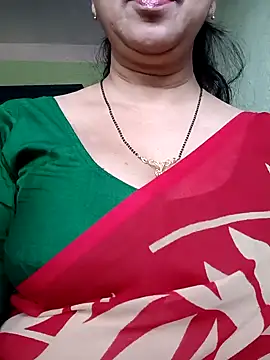 Snapshot of Rosy-B chatting on January 22, 9:57 am Rosy-B online show from January 22, 9:57 am