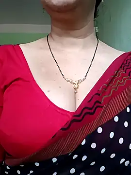 Snapshot of Rosy-B chatting on January 29, 10:05 am Rosy-B online show from January 29, 10:05 am