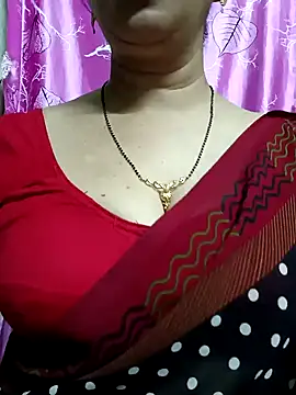 Snapshot of Rosy-B chatting on February 1, 6:08 pm Rosy-B online show from February 1, 6:08 pm