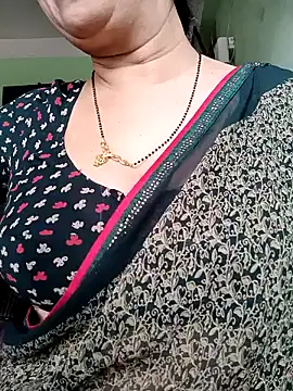 Snapshot of Rosy-B chatting on February 5, 5:20 am Rosy-B online show from February 5, 5:20 am