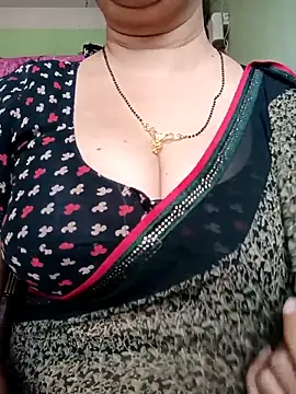 Snapshot of Rosy-B chatting on February 18, 10:27 am Rosy-B online show from February 18, 10:27 am