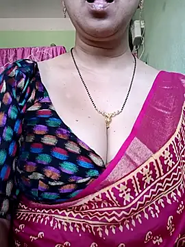 Snapshot of Rosy-B chatting on March 4, 9:40 am Rosy-B online show from March 4, 9:40 am