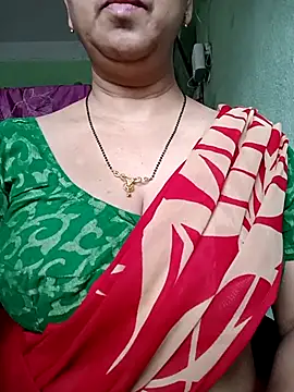 Snapshot of Rosy-B chatting on September 14, 12:21 am Rosy-B online show from September 14, 12:21 am