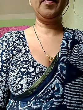 Snapshot of Rosy-B chatting on October 4, 12:52 am Rosy-B online show from October 4, 12:52 am