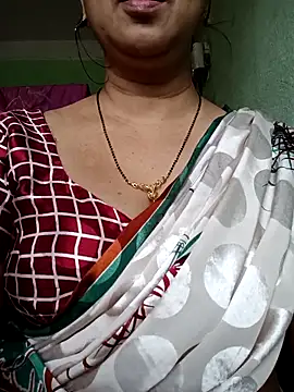 Snapshot of Rosy-B chatting on October 5, 9:51 am Rosy-B online show from October 5, 9:51 am