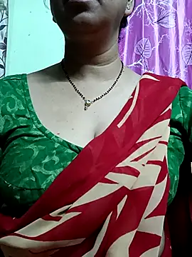 Snapshot of Rosy-B chatting on October 9, 9:35 pm Rosy-B online show from October 9, 9:35 pm