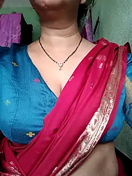 Snapshot of Rosy-B chatting on October 13, 12:32 am Rosy-B online show from October 13, 12:32 am