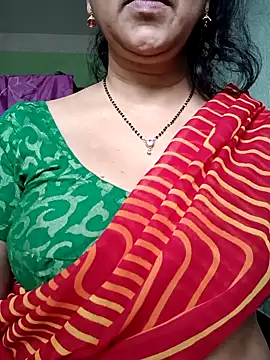 Snapshot of Rosy-B chatting on October 29, 9:33 am Rosy-B online show from October 29, 9:33 am