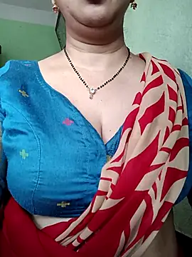 Snapshot of Rosy-B chatting on October 31, 12:33 am Rosy-B online show from October 31, 12:33 am