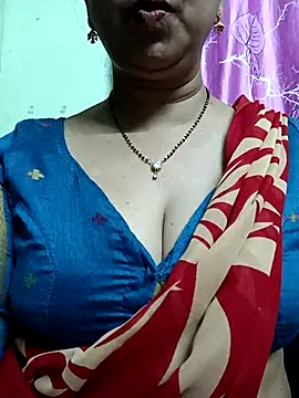 Snapshot of Rosy-B chatting on November 2, 8:00 pm Rosy-B online show from November 2, 8:00 pm